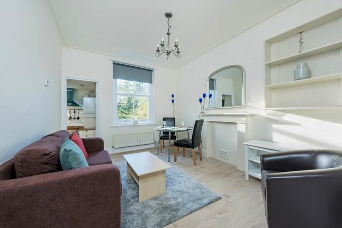 2 Bedroom Flat To Rent In Westgate Terrace, London, SW10