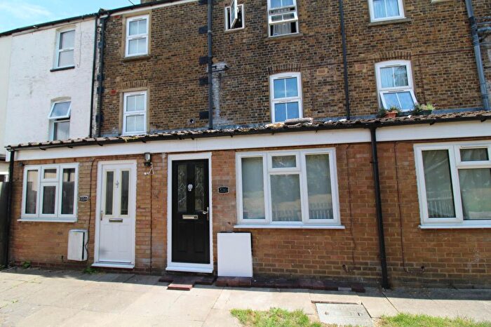 1 Bedroom Terraced House To Rent In Victoria Street, Gillingham, Kent, ME7