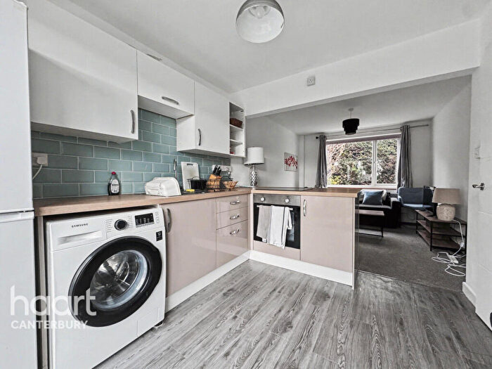 2 Bedroom Flat For Sale In Sussex Walk, Canterbury, CT1