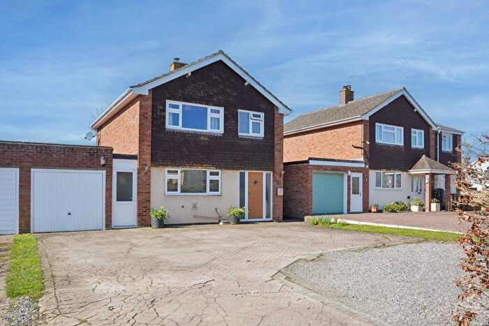 3 Bedroom Detached House For Sale In Mayfield Avenue, Grove, OX12