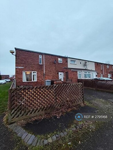 3 Bedroom Semi Detached House To Rent In Linnet Close, Crewe, CW1
