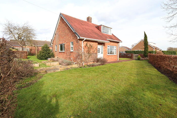 2 Bedroom Detached House For Sale In Fiskerton Road, Cherry Willingham, Lincoln, LN3