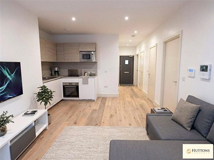 1 Bedroom Flat For Sale In Mondial Way, Harlington, Hayes, UB3