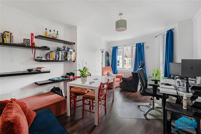1 Bedroom Flat For Sale In East End Road, London, N3