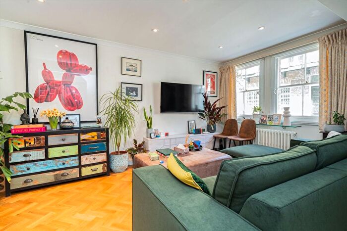 2 Bedroom Terraced House To Rent In Moreton Terrace Mews South, London, SW1V