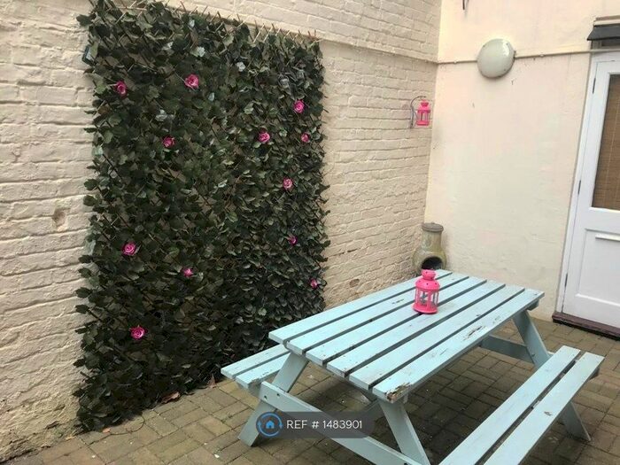 1 Bedroom Flat To Rent In London Road, Cheltenham, GL52