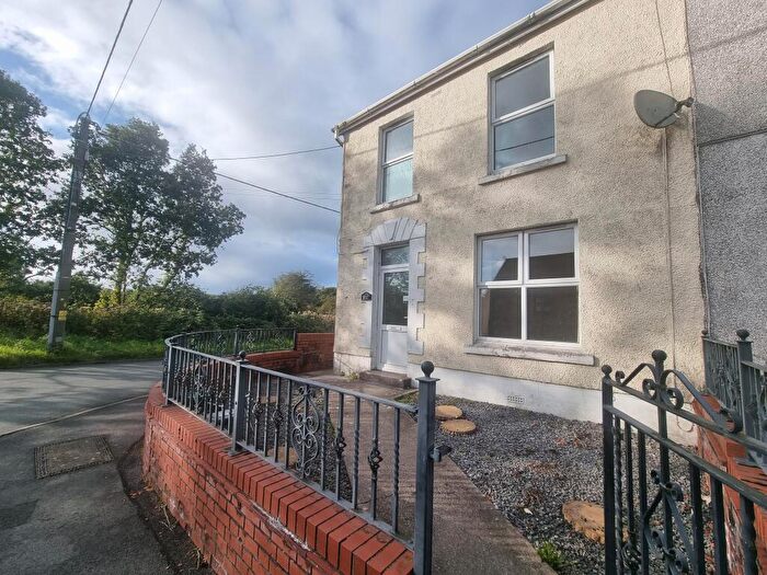 3 Bedroom House To Rent In Bishop Road, Ammanford, Carmarthenshire, SA18