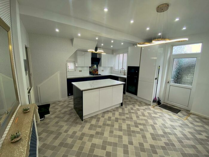 3 Bedroom Semi-Detached House To Rent In Allexton Gardens, Leicester, LE3