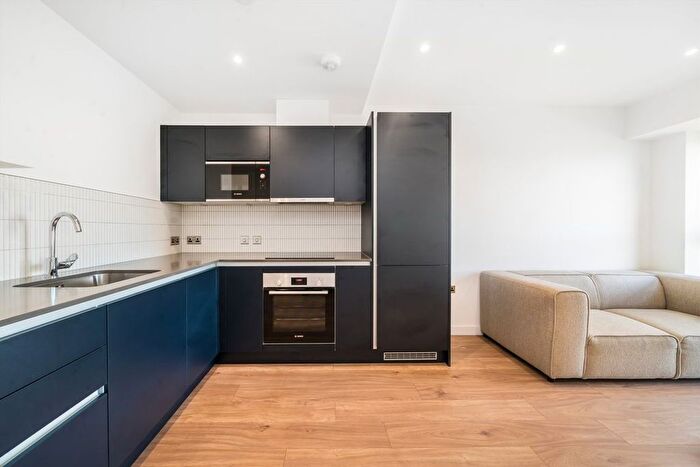 1 Bedroom Flat To Rent In Victoria Road, North Acton, W3