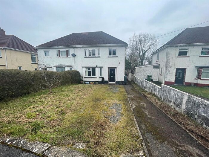 3 Bedroom Semi Detached House For Sale In Treforis, Ammanford, SA18