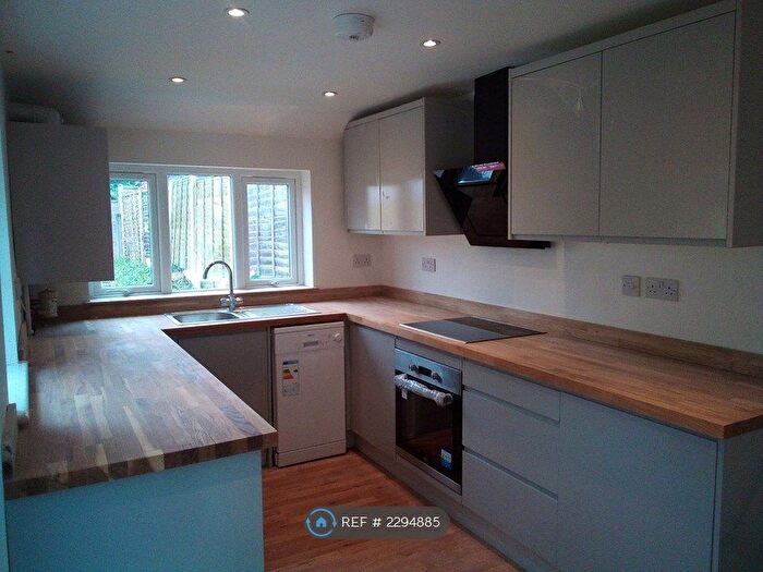 3 Bedroom Semi-Detached House To Rent In Weston Grove Road, Southampton, SO19