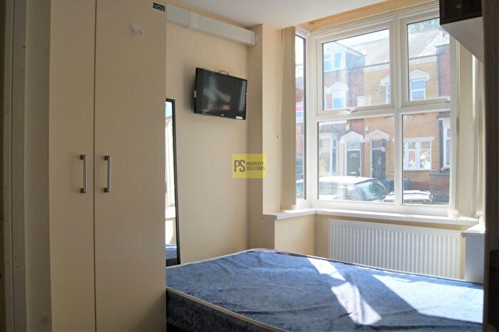 1 Bedroom Terraced House To Rent In Tiverton Road, Selly Oak, Birmingham, B29