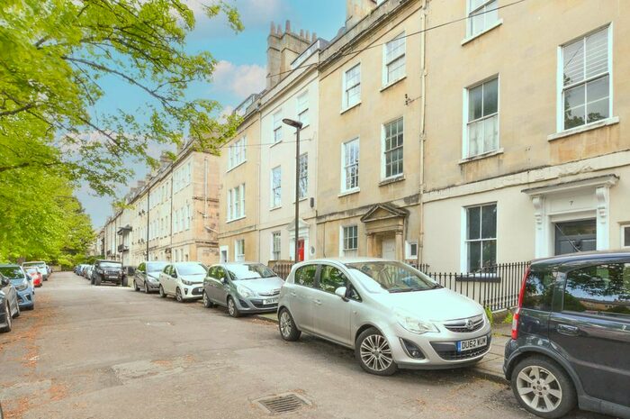 1 Bedroom Flat To Rent In Kensington Place, Bath, BA1