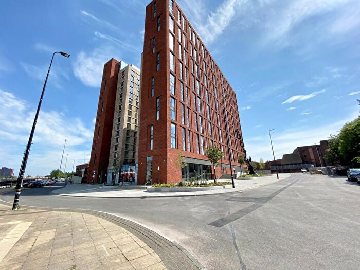 2 Bedroom Flat To Rent In Wharf End, Manchester, M17