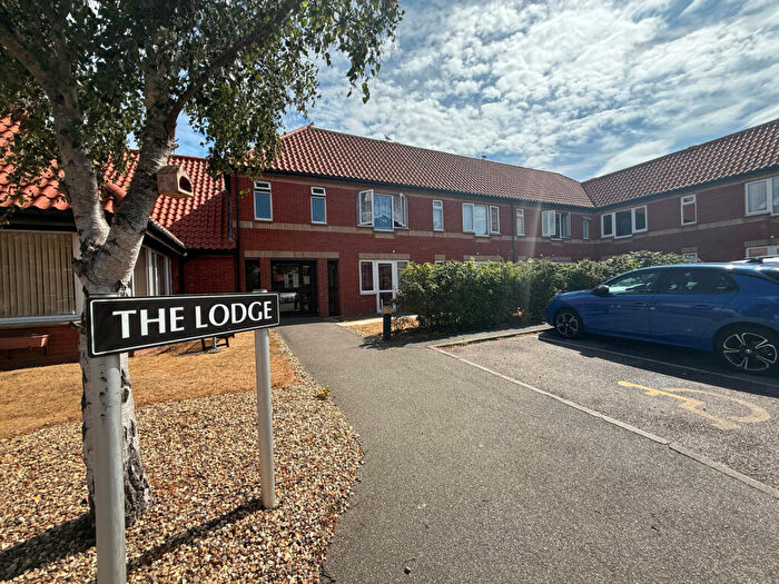 1 Bedroom Flat To Rent In Hall Crescent, Holland-On-Sea, CO15