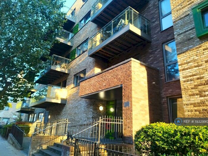 3 Bedroom Flat To Rent In Eden Apartments, London, E14