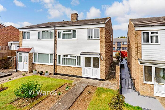 3 Bedroom Semi-Detached House For Sale In Derby Road, Upper Gillingham, Kent, ME5