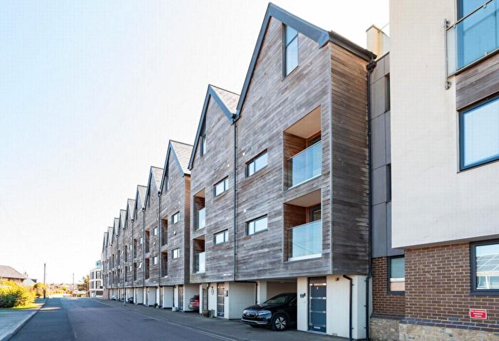 4 Bedroom Town House For Sale In Range Road, Hythe, CT21