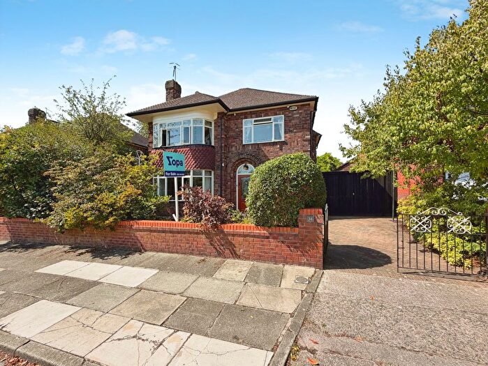 4 Bedroom Detached House For Sale In Glendyke Road, Liverpool, L18
