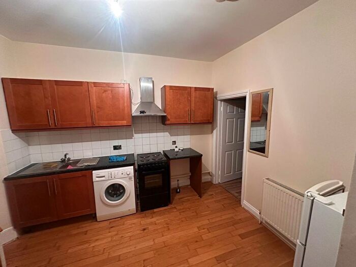 1 Bedroom Flat To Rent In Woodlands Park Road, Haringey, N15