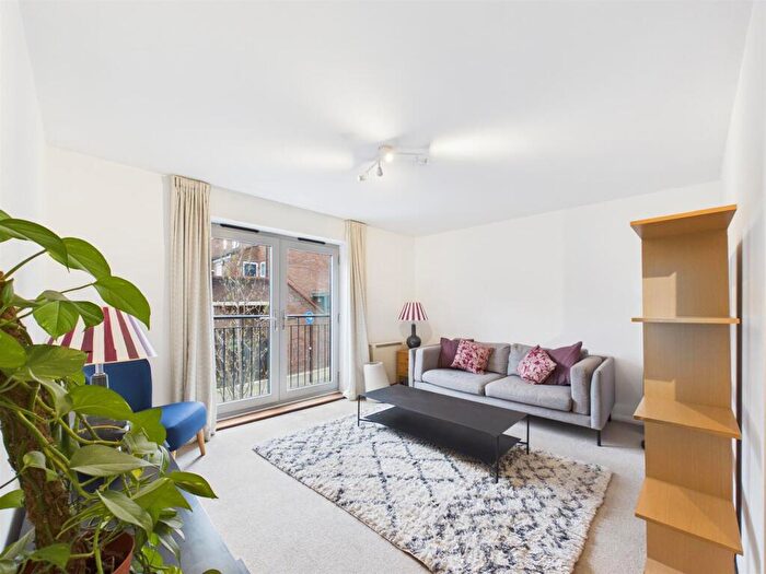 2 Bedroom Apartment To Rent In Odeon Court, Chicksand Street, E1