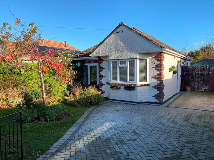 2 Bedroom Bungalow For Sale In Weymans Avenue, Kinson, Bournemouth, Dorset, BH10