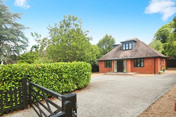 4 Bedroom Chalet For Sale In High Street, Damerham, SP6