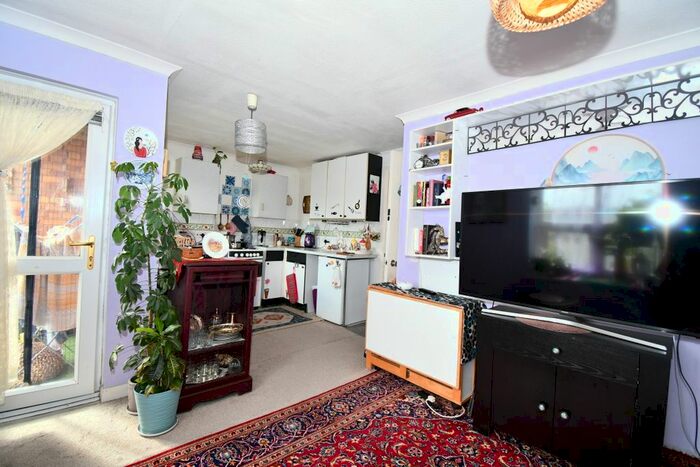 1 Bedroom Flat To Rent In Evelyn Denington Road, London, E6