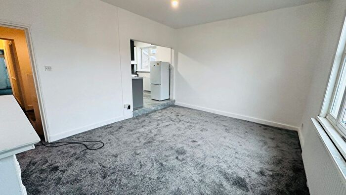 2 Bedroom Flat For Sale In Claremont Road, Wealdstone, HA3