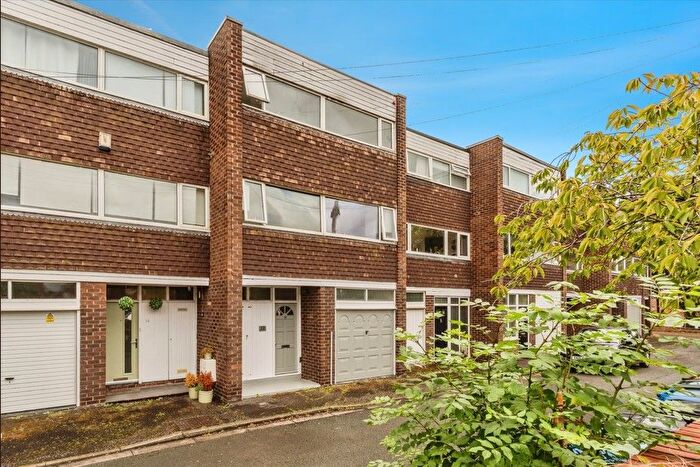 3 Bedroom Property To Rent In Ack Lane West, Cheadle, SK8