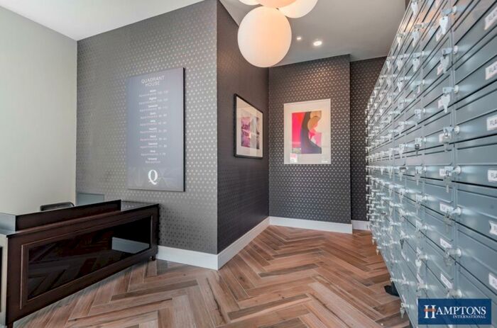 Flat To Rent In Princess Way Redhill, RH1