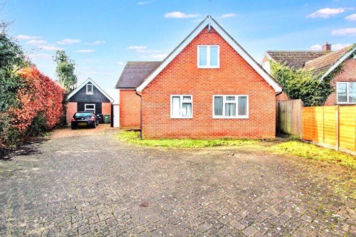 4 Bedroom Detached House To Rent In Riverside Close, Liss, Hampshire, GU33