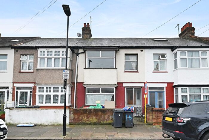 3 Bedroom Terraced House For Sale In London, N17
