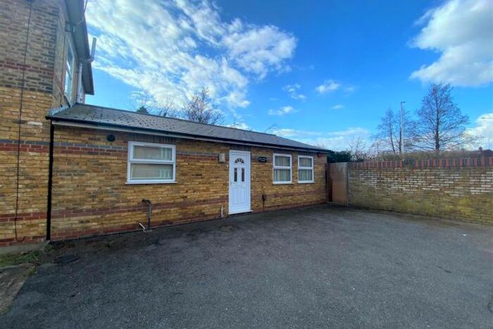 1 Bedroom Semi-Detached Bungalow To Rent In Twin Maple Cottage, New Road, Uxbridge, UB8