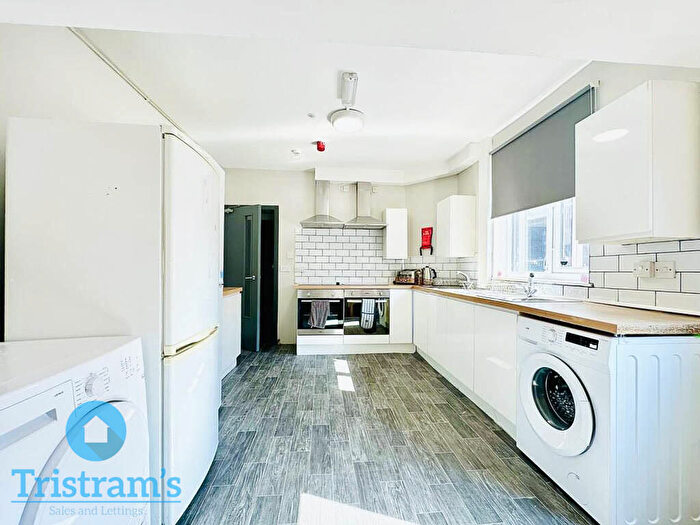 6 Bedroom Semi Detached House To Rent In Derby Grove, Lenton, NG7