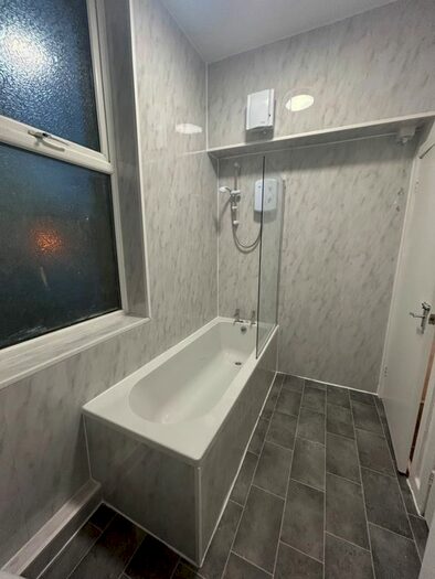 1 Bedroom Flat To Rent In Aigburth Vale, Liverpool, L17