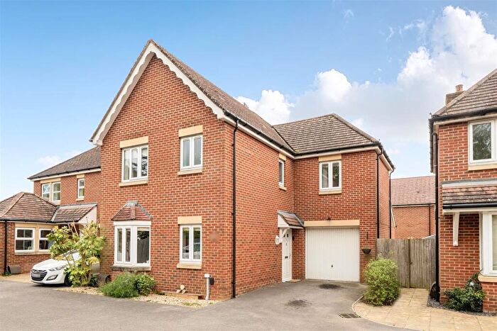 4 Bedroom House For Sale In Cecil Gardens, Sarisbury Green, SO31