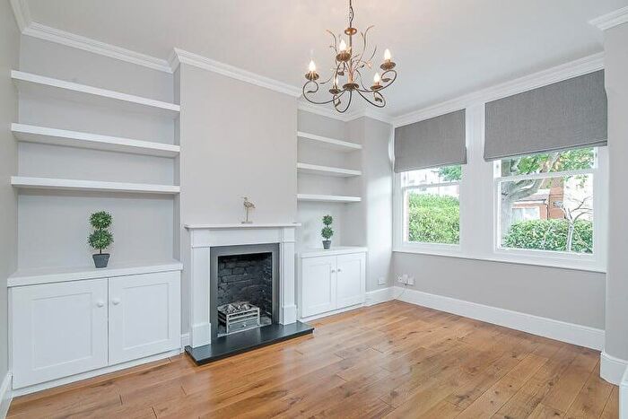 2 Bedroom Apartment To Rent In Ashleigh Road, SW14
