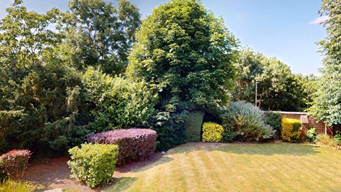 3 Bedroom Apartment To Rent In Finchley Road, London, NW11