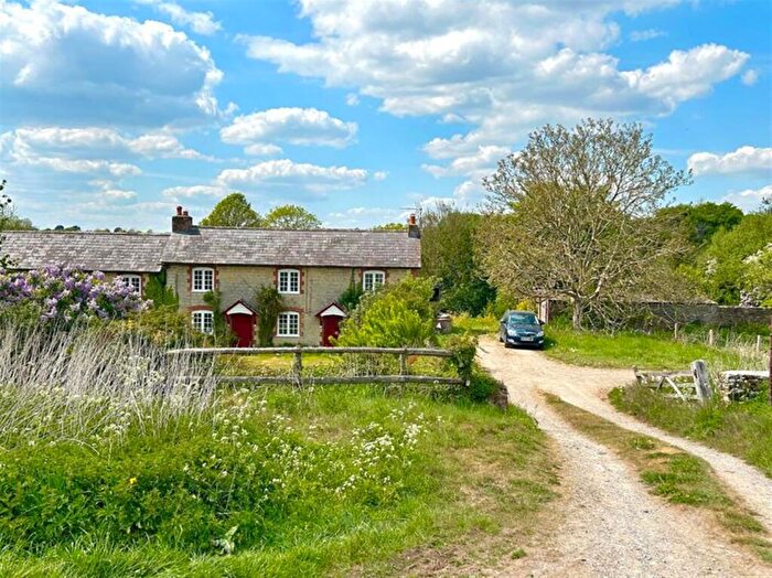 5 Bedroom Semi-Detached House For Sale In Littlecote Cottages, Hilmarton, Calne, SN11