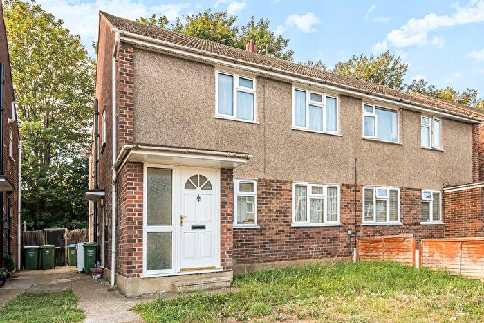 2 Bedroom Maisonette For Sale In Ely Close, Erith, DA8