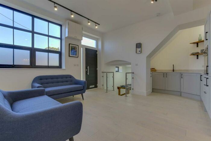 1 Bedroom Flat To Rent In King Street Mews, East Finchley, N2