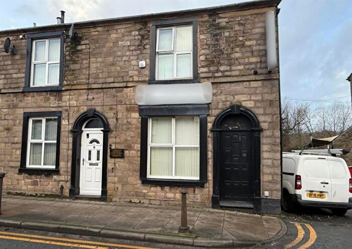3 Bedroom End Of Terrace House For Sale In St John Street, Lees, Oldham, OL4