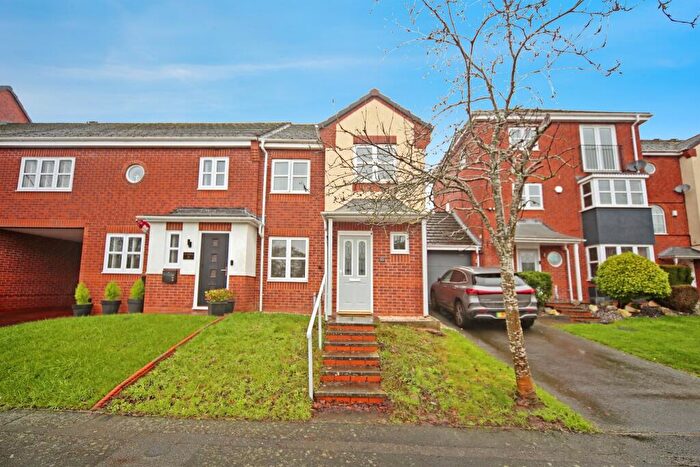 3 Bedroom End Of Terrace House For Sale In Turnpike Lane, Redditch, B97