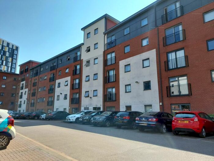 2 Bedroom Flat To Rent In Woden Street, Salford, M5