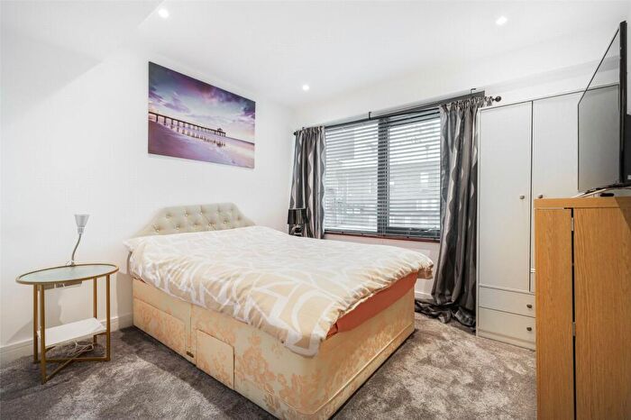 1 Bedroom Apartment For Sale In The Ring, Bracknell, Berkshire, RG12
