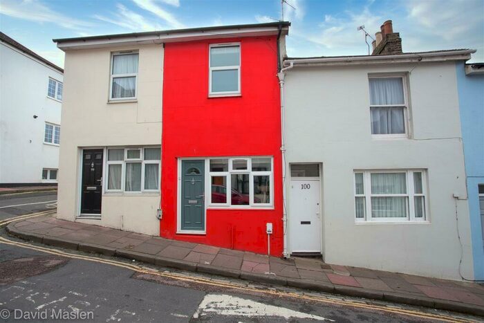 2 Bedroom Terraced House To Rent In Southover Street, BN2