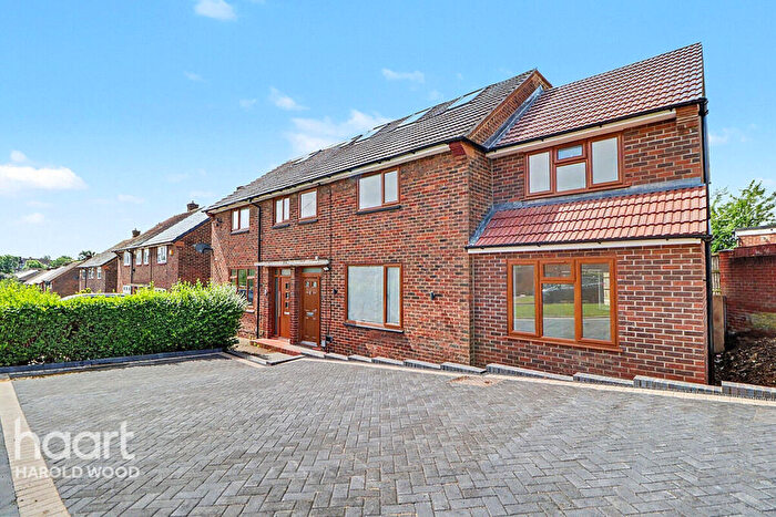 4 Bedroom Semi-Detached House For Sale In Dulverton Road, Romford, RM3