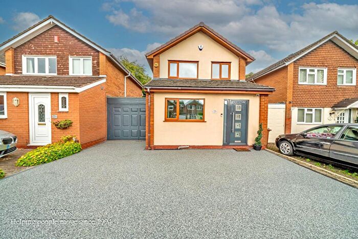 3 Bedroom Detached House For Sale In Lynwood Close, Willenhall, WV12