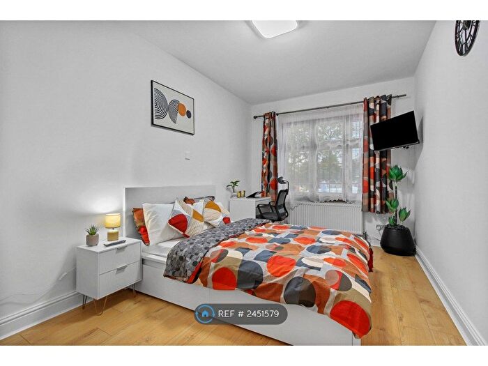 1 Bedroom Flat To Rent In Perth Road, Ilford, IG2